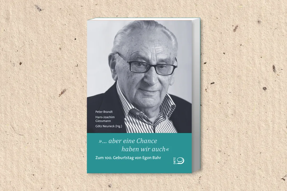 Cover des Buches zum 100. Geburtstag von Egon Bahr