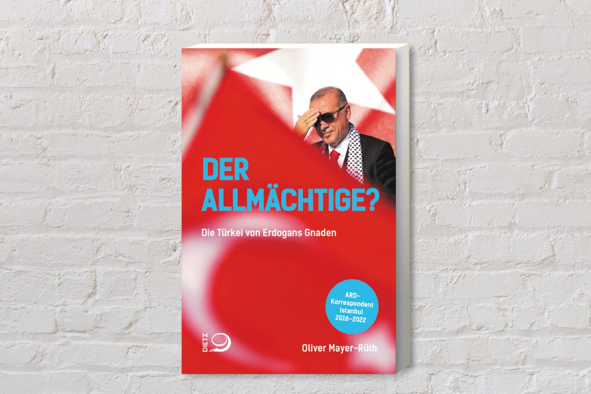 Cover des Buches »Der Allmächtige? Die Türkei von Erdogans Gnaden« vom Autor Oliver Mayer-Rüth